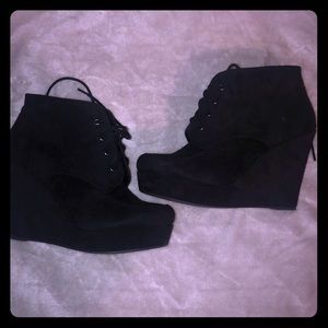 Heeled booties